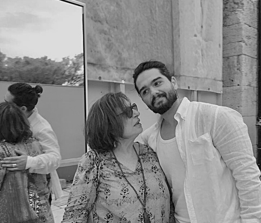 Χρήστος Μάστορας: Η ανάρτησή του με τη Χαρούλα Αλεξίου - Εύχομαι να βρισκόμαστε συχνά, γράφει