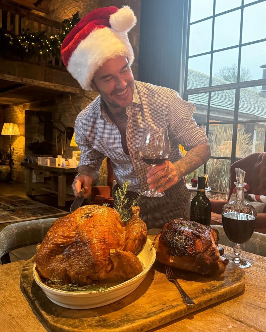 Ντέιβιντ Μπέκαμ: Το γιορτινό στιγμιότυπο και η αφιέρωση της Βικτόρια - «Είσαι τα πάντα μας» του γράφει