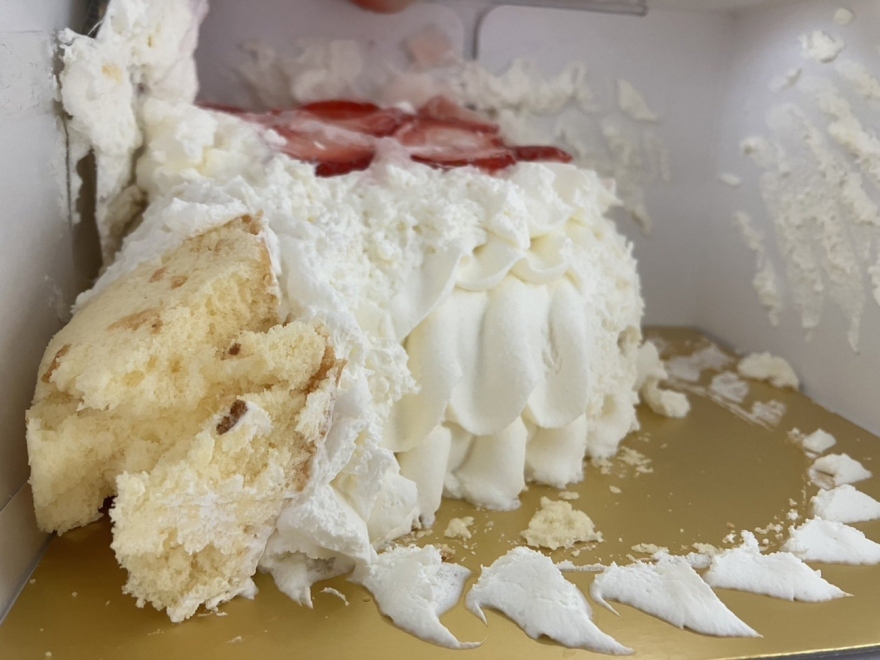 Iαπωνία: Πολυτελές πολυκατάστημα ζήτησε «συγγνώμη» για 807 χριστουγεννιάτικες τούρτες που κατέρρευσαν