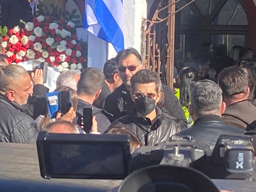 Το τελευταίο αντίο στον Βασίλη Καρρά στη γενέτειρά του, το Κοκκινοχώρι Καβάλας - Βίντεο και φωτογραφίες