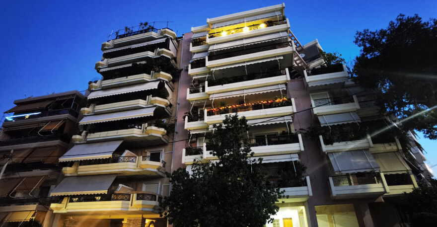 Νέα Σμύρνη: Ο καβγάς, οι μπουνιές και το κυνηγητό πριν ο 18χρονος καρφώσει το ψαλίδι στο στήθος του 16χρονου αδερφού του