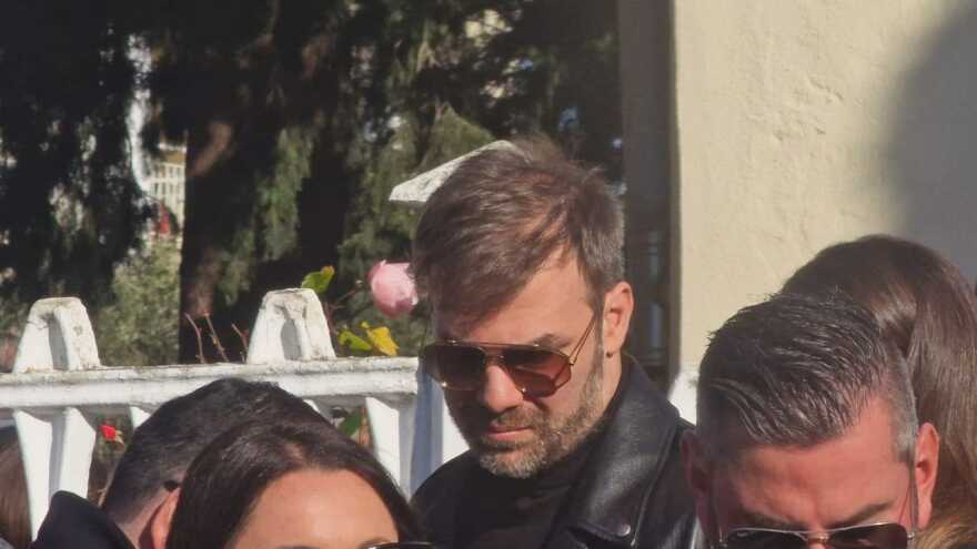 Το τελευταίο αντίο στον Βασίλη Καρρά στη γενέτειρά του, το Κοκκινοχώρι Καβάλας - Βίντεο και φωτογραφίες