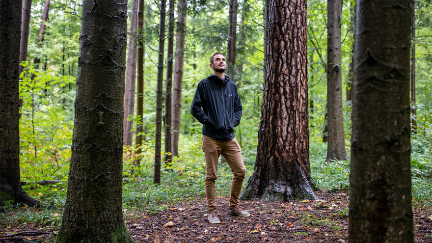 «Σταματήστε να φυτεύετε δέντρα», λέει ο άνθρωπος που κρύβεται πίσω από χιλιάδες δεντροφυτεύσεις