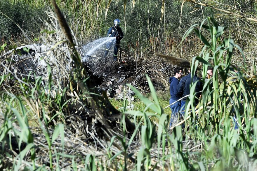 Συντριβή αεροσκάφους στην Καλαμάτα: Μετά από άσκηση χαμηλού ύψους η πτώση - Τα δύο σενάρια που εξετάζονται