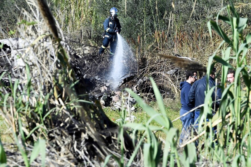 Συντριβή αεροσκάφους στην Καλαμάτα: Μετά από άσκηση χαμηλού ύψους η πτώση - Τα δύο σενάρια που εξετάζονται