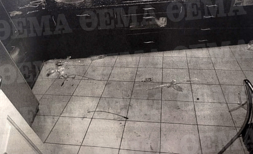 Νέα Σμύρνη: Φωτογραφίες-ντοκουμέντο - Το ψαλίδι με το οποίο ο 18χρονος σκότωσε τον 16χρονο αδελφό του