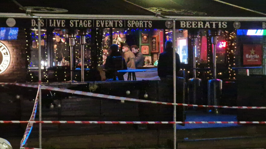 Θεσσαλονίκη: Νεκρός αστυνομικός σε μπαρ - Τον μαχαίρωσε 44χρονος Νορβηγός