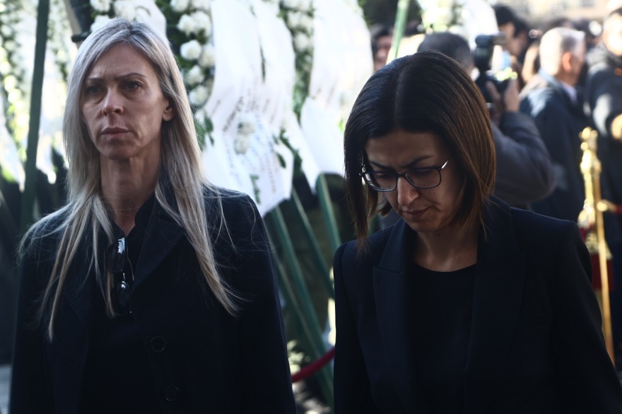 Γιώργος Λυγγερίδης - Θρήνος στην κηδεία του: «Αθάνατος» φώναξαν στην ταφή του (Βίντεο και φωτογραφίες)