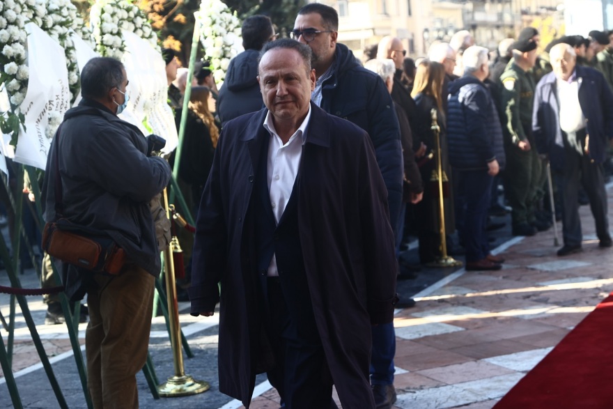 Γιώργος Λυγγερίδης - Θρήνος στην κηδεία του: «Αθάνατος» φώναξαν στην ταφή του (Βίντεο και φωτογραφίες)