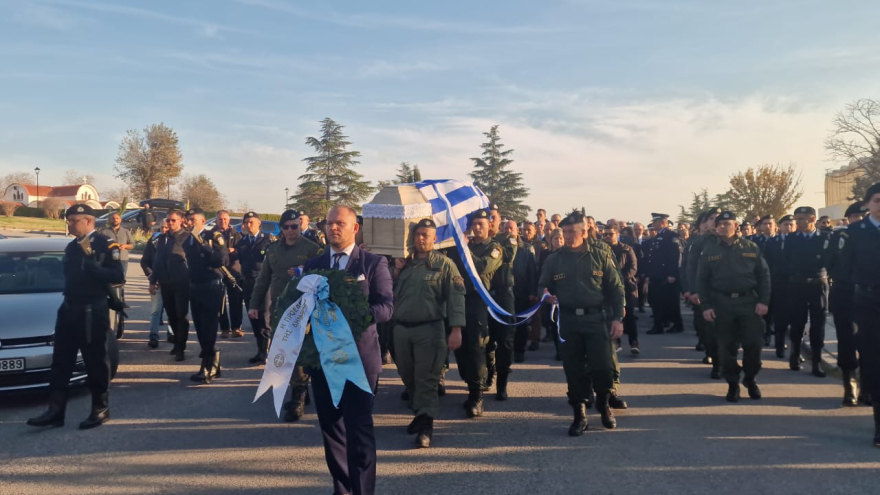 Γιώργος Λυγγερίδης - Θρήνος στην κηδεία του: «Αθάνατος» φώναξαν στην ταφή του (Βίντεο και φωτογραφίες)