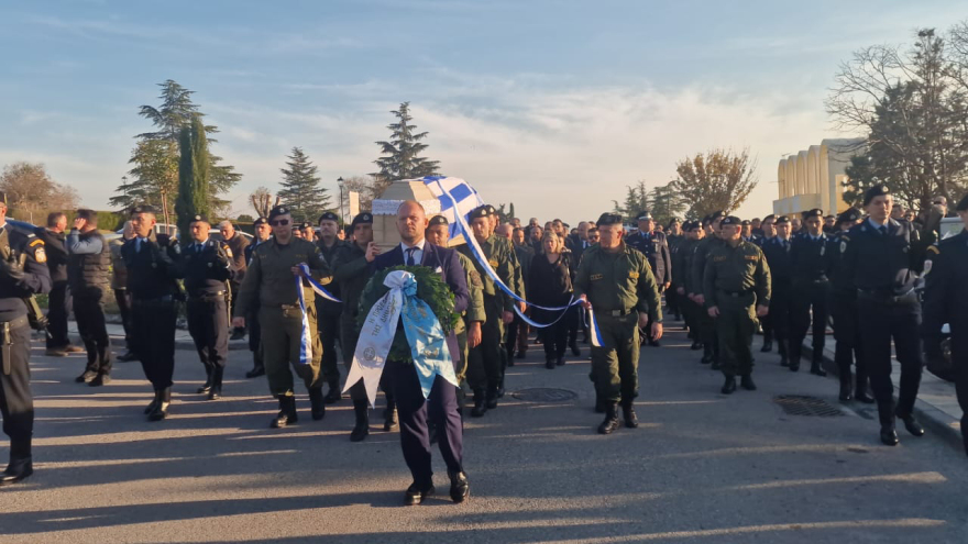 Γιώργος Λυγγερίδης - Θρήνος στην κηδεία του: «Αθάνατος» φώναξαν στην ταφή του (Βίντεο και φωτογραφίες)