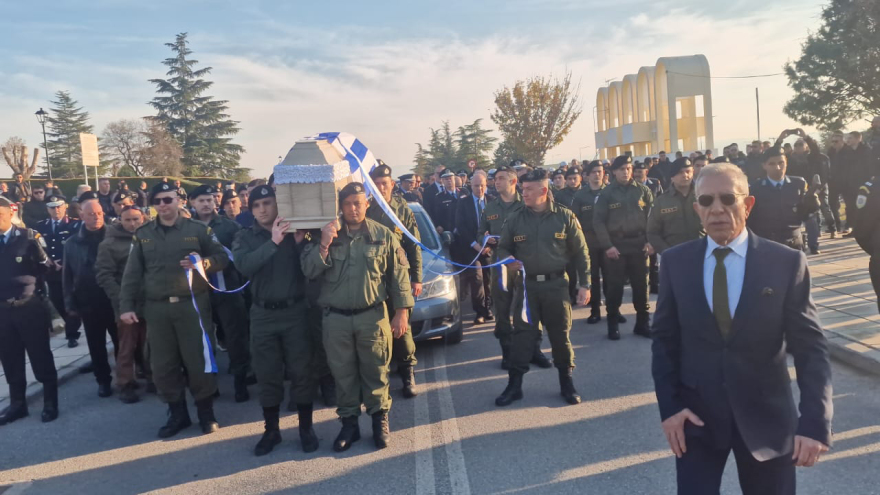 Γιώργος Λυγγερίδης - Θρήνος στην κηδεία του: «Αθάνατος» φώναξαν στην ταφή του (Βίντεο και φωτογραφίες)