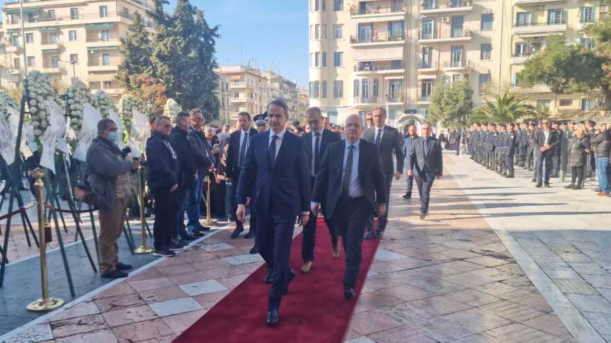 Γιώργος Λυγγερίδης - Θρήνος στην κηδεία του: «Αθάνατος» φώναξαν στην ταφή του (Βίντεο και φωτογραφίες)