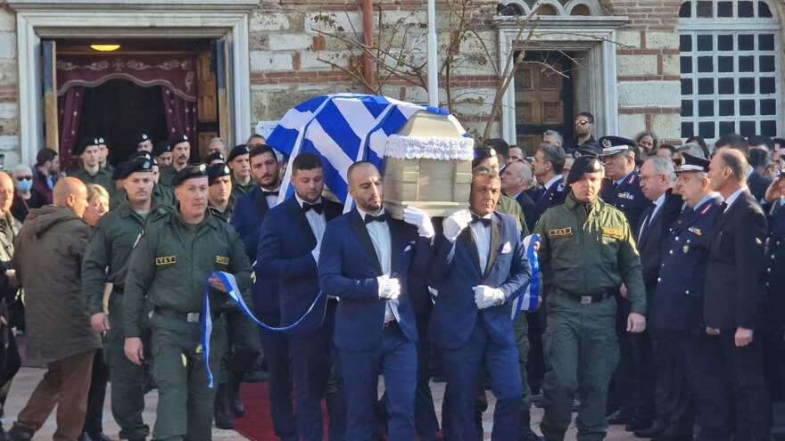 Γιώργος Λυγγερίδης: Η μεγάλη πομπή των αστυνομικών που συνόδευσε τη σορό του στην ταφή (βίντεο & φωτογραφίες)