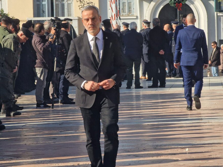 Γιώργος Λυγγερίδης - Θρήνος στην κηδεία του: «Αθάνατος» φώναξαν στην ταφή του (Βίντεο και φωτογραφίες)