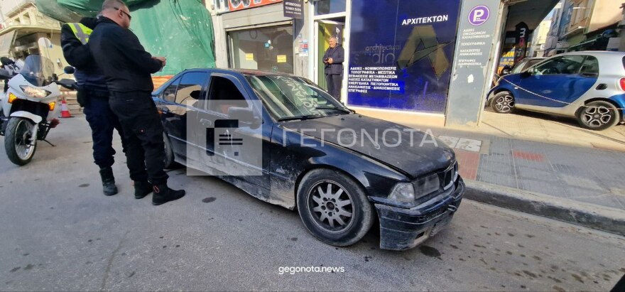 Βόλος: Οδηγός πάρκαρε, έβγαλε τις πινακίδες και πήγε για τσίπουρα - Δείτε φωτογραφίες