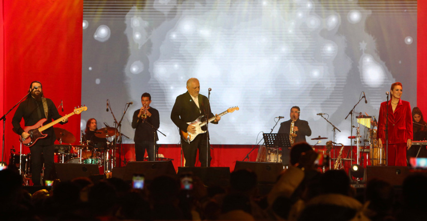 Πρωτοχρονιά: Η Ελλάδα υποδέχτηκε το 2024, καλή χρονιά σε όλους με γιορτές και πυροτεχνήματα