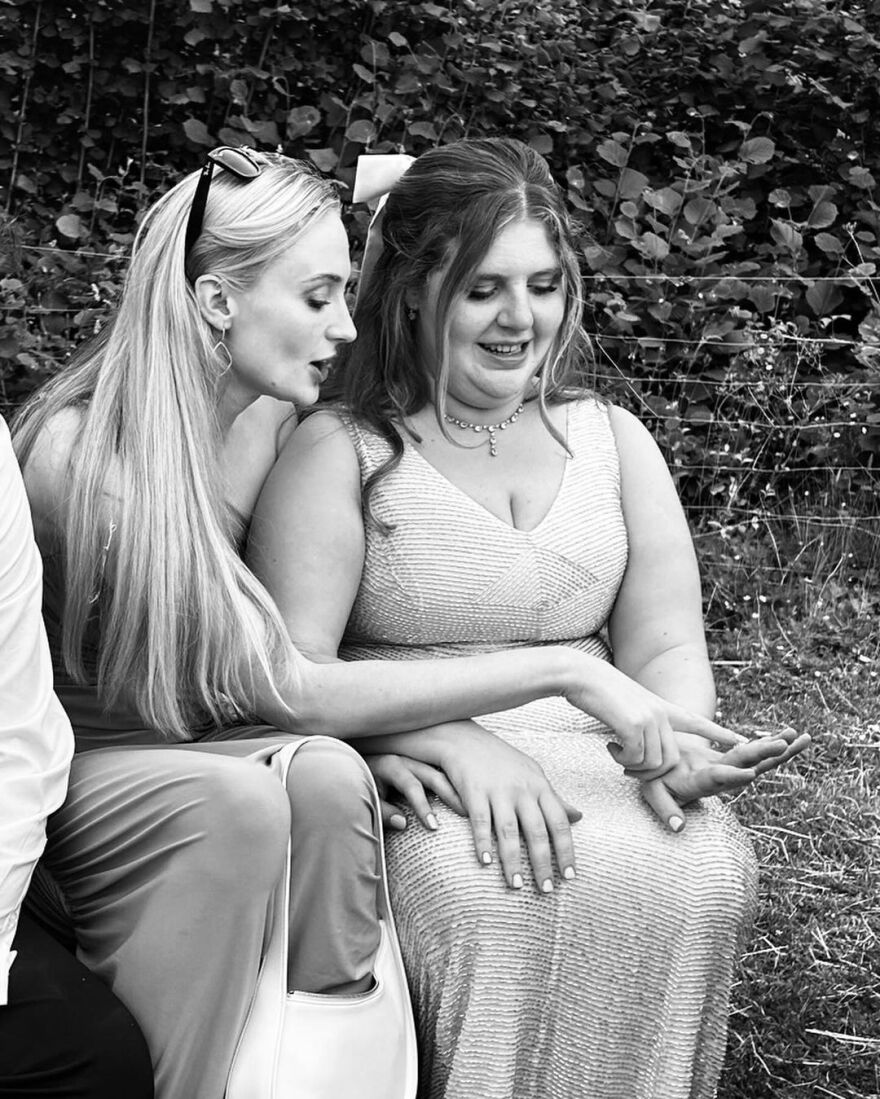 Σόφι Τέρνερ: Λέει ότι το 2023 ήταν η χρονιά των κοριτσιών, εν μέσω του διαζυγίου της με τον Τζο Τζόνας