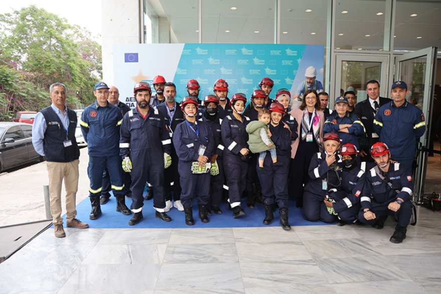 Κάλλι Σαΐνη: Η Αρχιπύραρχος που κρατάει στα χέρια της την πολιτική προστασία για τους πρόσφυγες