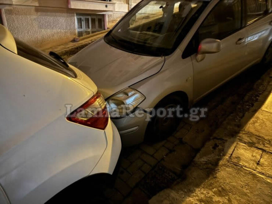 Λαμία: Παραβίασε το STOP στην κατηφόρα κι έγινε καραμπόλα - Φωτογραφίες