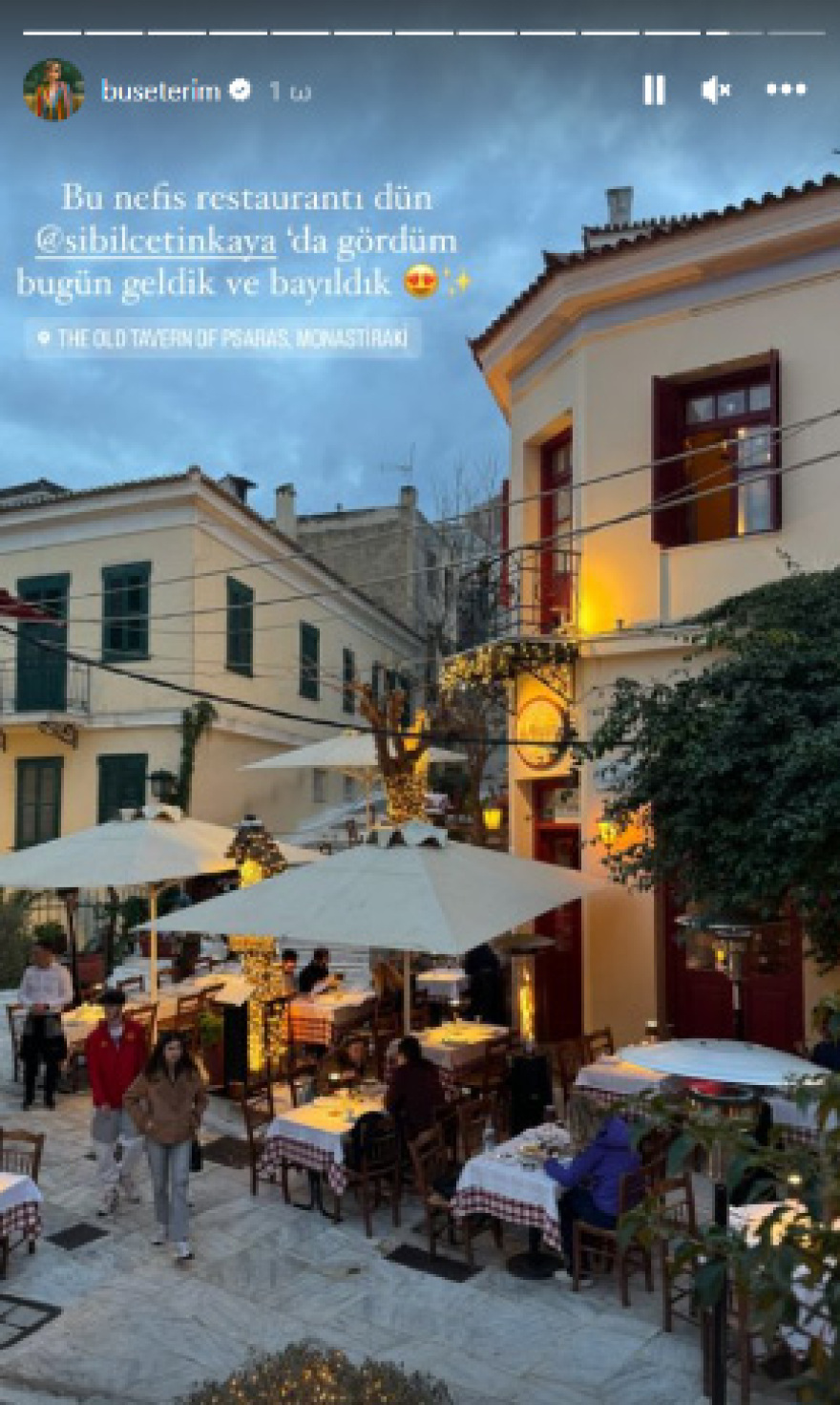 Μπουσέ Τερίμ: Πρωτοχρονιά στην Αθήνα με βόλτα στα Αναφιώτικα και χωριάτικη σαλάτα - Φωτογραφίες 