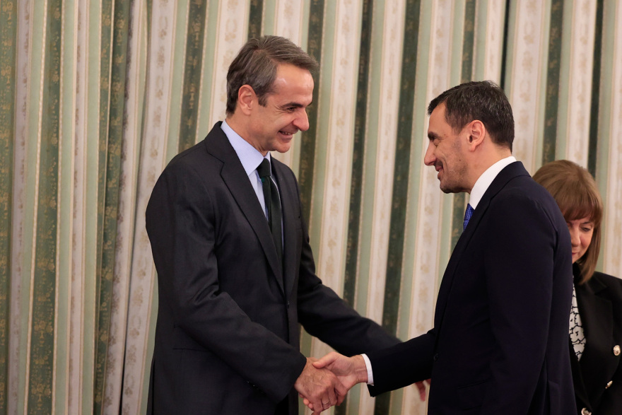 Ορκίστηκαν οι νέοι υπουργοί και υφυπουργοί - Δείτε βίντεο