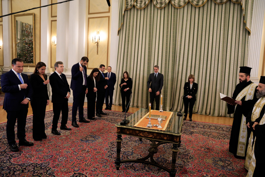 Ορκίστηκαν οι νέοι υπουργοί και υφυπουργοί - Δείτε βίντεο