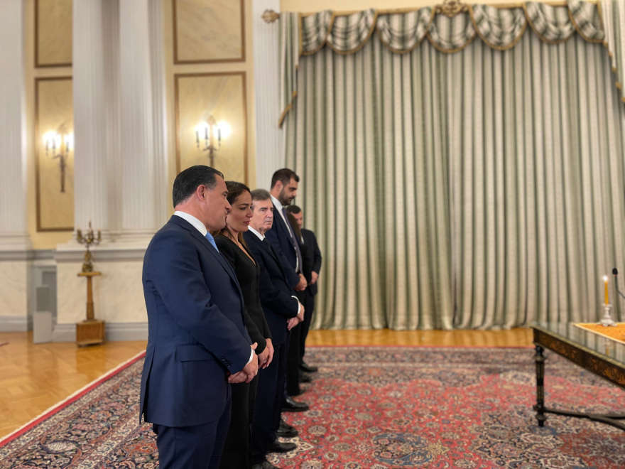 Ορκίστηκαν οι νέοι υπουργοί και υφυπουργοί - Δείτε βίντεο