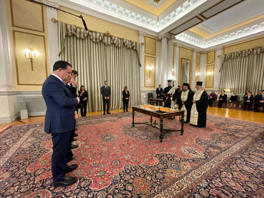 Ορκίστηκαν οι νέοι υπουργοί και υφυπουργοί - Δείτε βίντεο