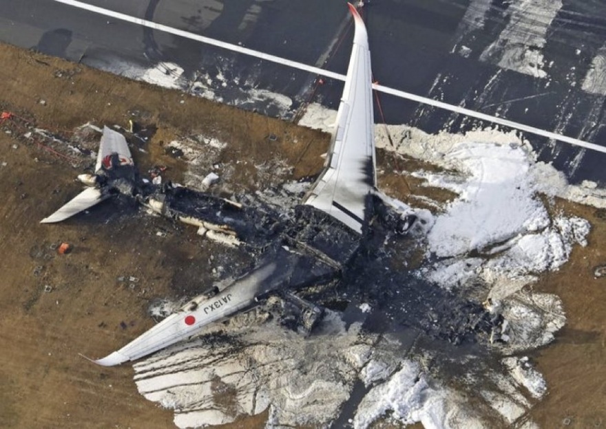 Σύγκρουση αεροσκαφών στο Τόκιο: Οι πιλότοι του Airbus δεν αντιλήφθηκαν πως είχε πιάσει φωτιά - «Θαύμα 18 λεπτών» η εκκένωση