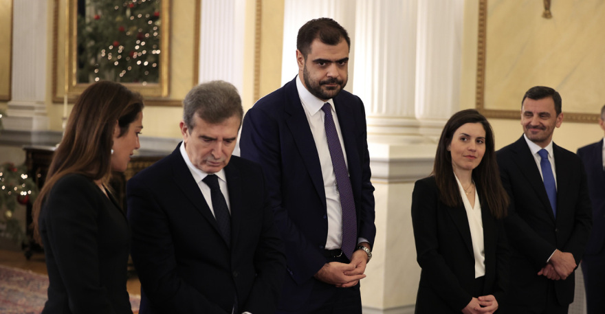 Ορκίστηκαν οι νέοι υπουργοί και υφυπουργοί - Δείτε βίντεο