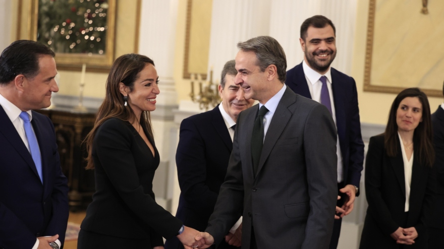 Ορκίστηκαν οι νέοι υπουργοί και υφυπουργοί - Δείτε βίντεο