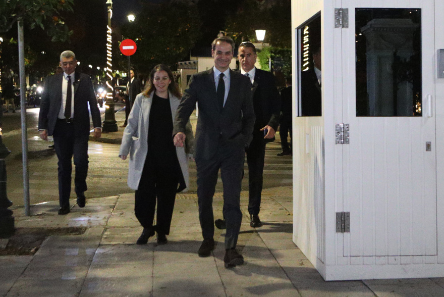 Ορκίστηκαν οι νέοι υπουργοί και υφυπουργοί - Δείτε βίντεο