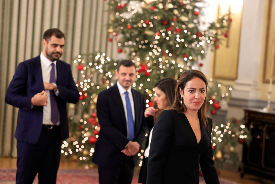 Ορκίστηκαν οι νέοι υπουργοί και υφυπουργοί - Δείτε βίντεο