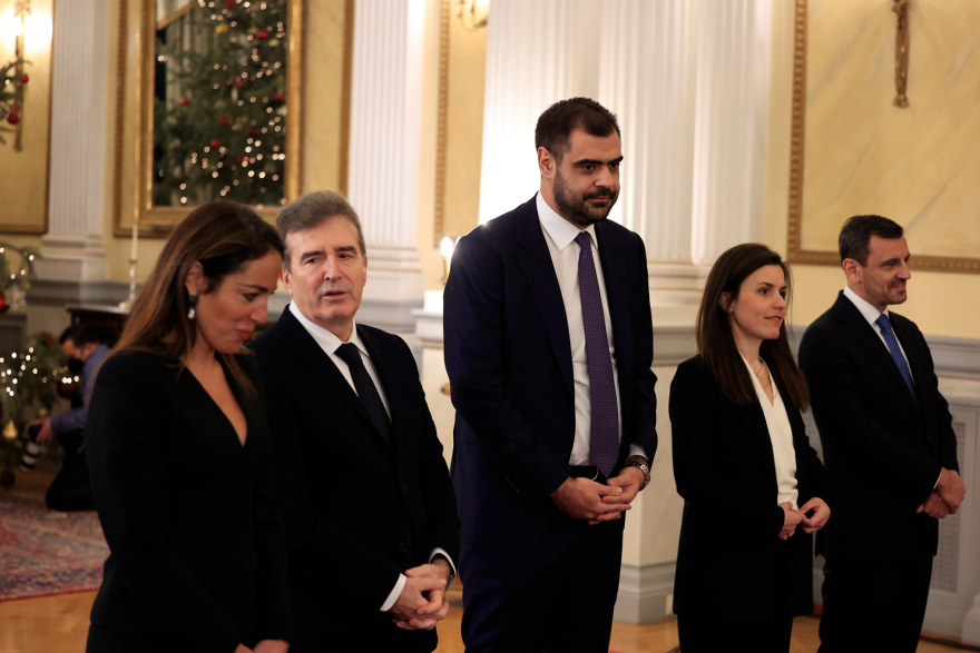 Ορκίστηκαν οι νέοι υπουργοί και υφυπουργοί - Δείτε βίντεο