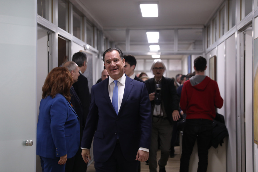 Η Μιχαηλίδου παρέλαβε το υπουργείο Εργασίας - Σημαντικότερη ρύθμιση οι τριετίες ανέφερε ο Αδωνις Γεωργιάδης