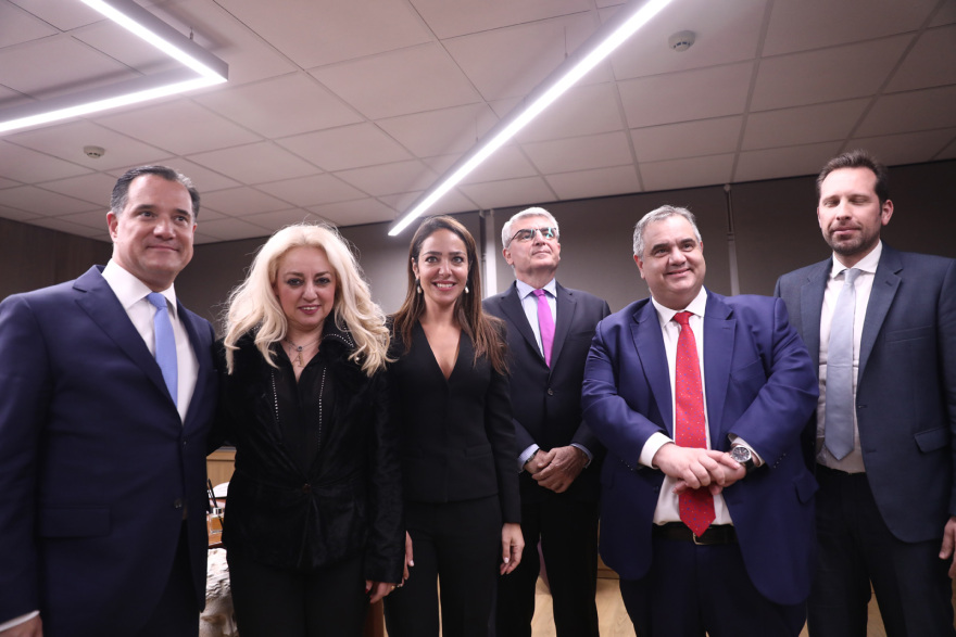 Η Μιχαηλίδου παρέλαβε το υπουργείο Εργασίας - Σημαντικότερη ρύθμιση οι τριετίες ανέφερε ο Αδωνις Γεωργιάδης