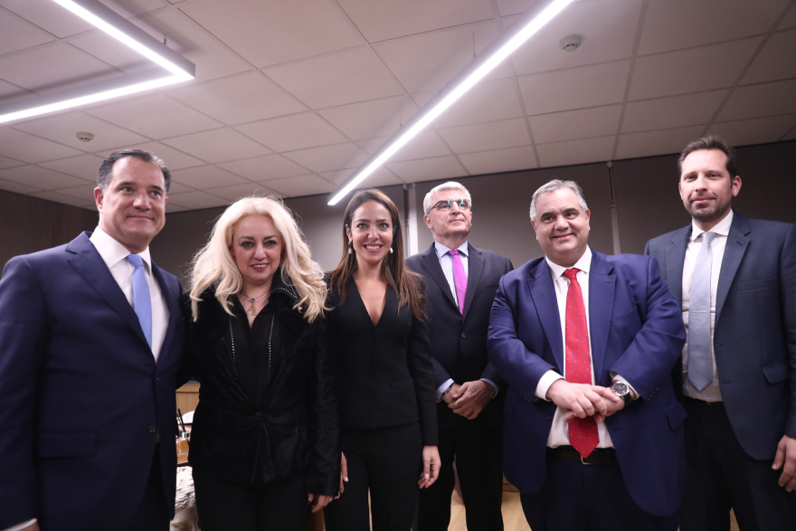 Η Μιχαηλίδου παρέλαβε το υπουργείο Εργασίας - Σημαντικότερη ρύθμιση οι τριετίες ανέφερε ο Αδωνις Γεωργιάδης