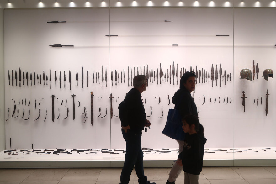 Αιγές - Μητσοτάκης:  Παγκόσμιας σημασίας η αναστήλωση του ανακτόρου στις Αιγές - Δείτε φωτογραφίες