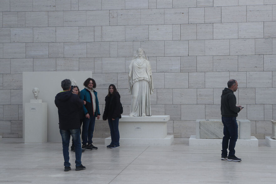 Αιγές - Μητσοτάκης:  Παγκόσμιας σημασίας η αναστήλωση του ανακτόρου στις Αιγές - Δείτε φωτογραφίες