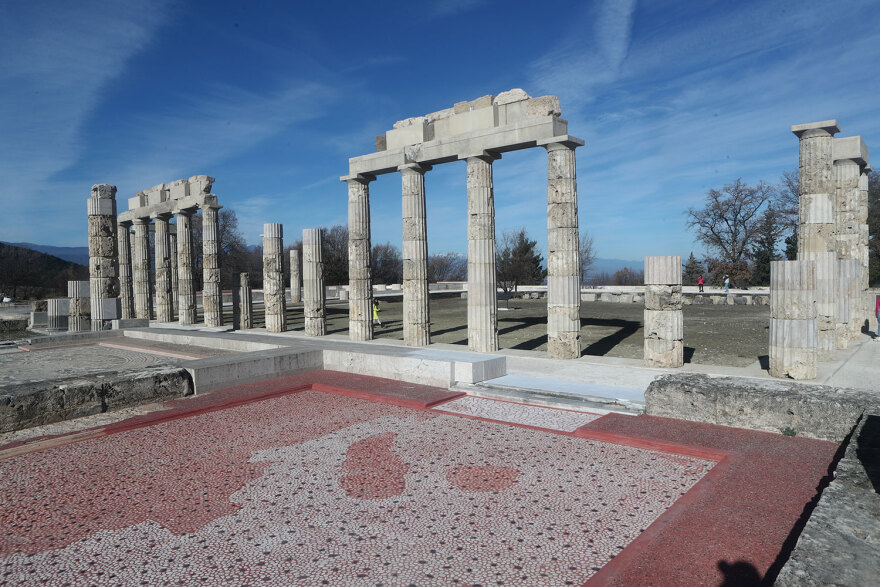 Αιγές: Εντυπωσιακές φωτογραφίες από το αναστηλωμένο ανάκτορο που στέφθηκε βασιλιάς ο Μέγας Αλέξανδρος