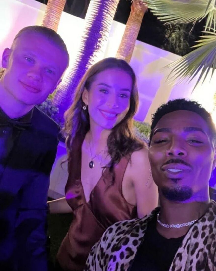 Έρλινγκ Χάαλαντ: Είναι τραυματίας και κάνει... αποθεραπεία στις παραλίες του Ντουμπάι - Δείτε βίντεο