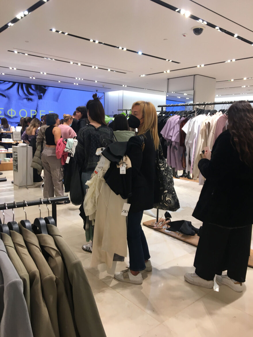 Πρεμιέρα για τις χειμερινές εκπτώσεις - Ποιες Κυριακές θα είναι ανοικτά τα καταστήματα