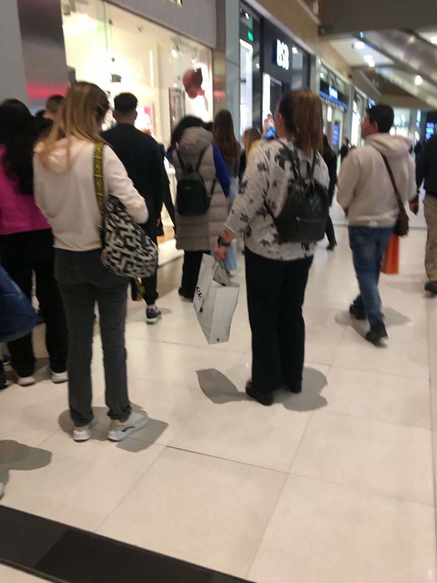 Πρεμιέρα για τις χειμερινές εκπτώσεις - Ποιες Κυριακές θα είναι ανοικτά τα καταστήματα