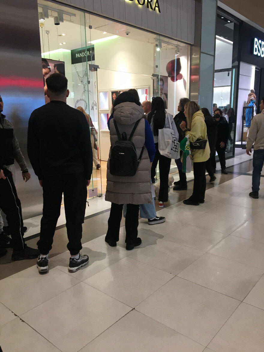 Πρεμιέρα για τις χειμερινές εκπτώσεις - Ποιες Κυριακές θα είναι ανοικτά τα καταστήματα