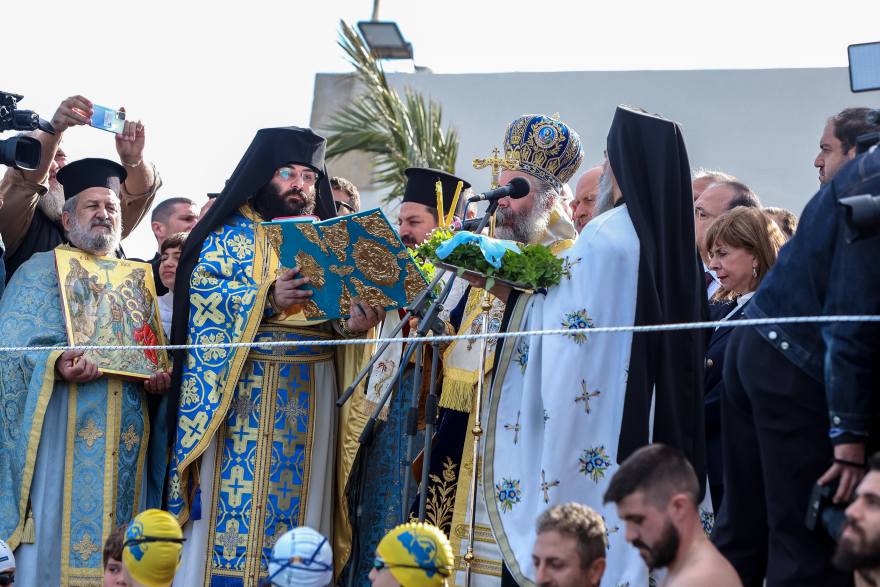 «Ο εορτασμός της βάφτισης του Χριστού εκφράζει την ανάγκη της πνευματικής αναγέννησης» το μήνυμα της Σακελλαροπούλου