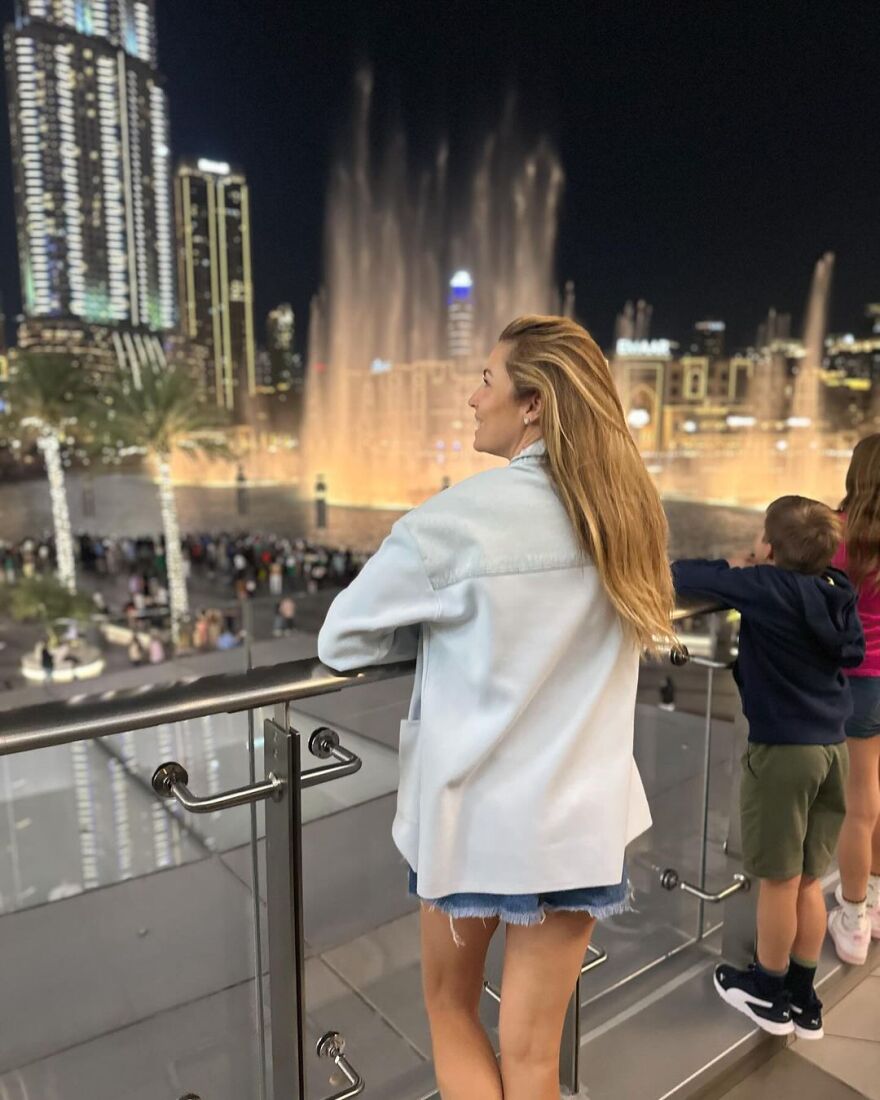 Μαριέττα Χρουσαλά - Λέων Πατίτσας: Φωτογραφίζονται αγκαλιά στη λίμνη Ματζόρε