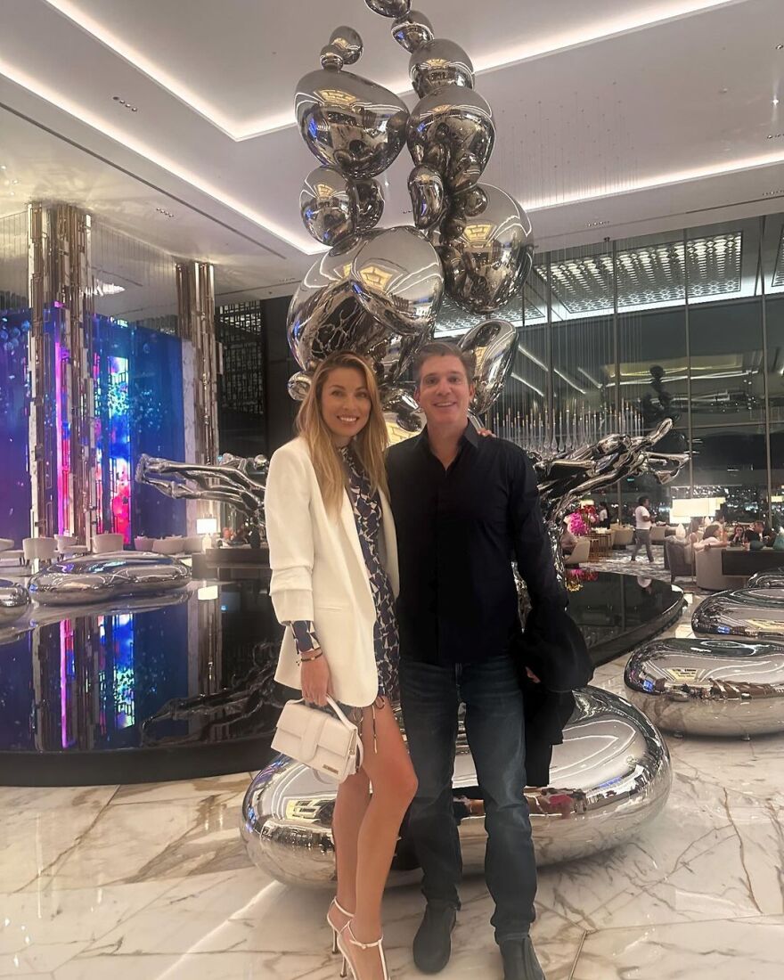 Μαριέττα Χρουσαλά - Λέων Πατίτσας: Φωτογραφίζονται αγκαλιά στη λίμνη Ματζόρε