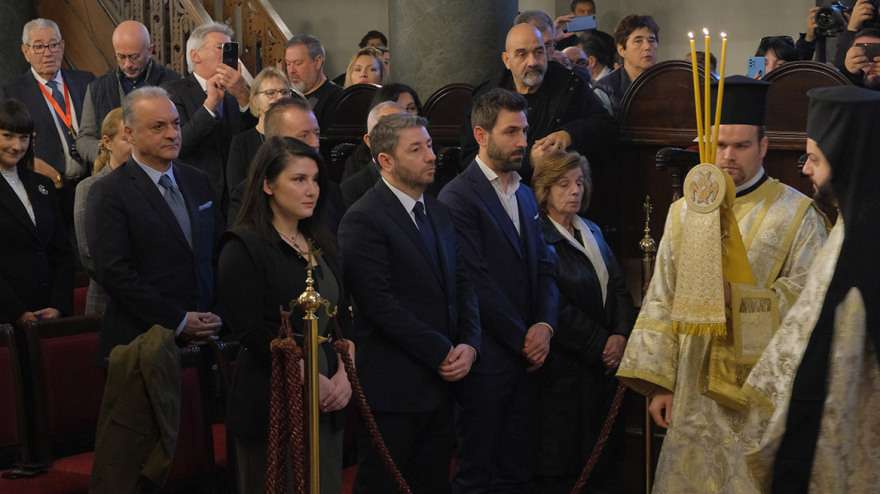 Κασσελάκης και Ανδρουλάκης: Με απόσταση στη Θεία Λειτουργία και στον καθαγιασμό των υδάτων στο Φανάρι - Δείτε βίντεο