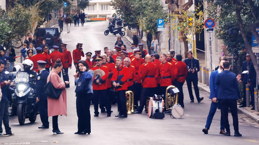Μαρινάκης και Πιερρακάκης στο Κολωνάκι για καφέ μετά την δοξολογία στον Άγιο Διονύσιο